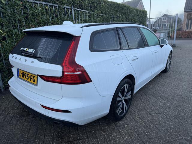 Volvo V60 2.0 B3 Momentum Advantage | Navi |