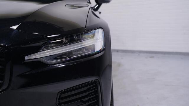 Volvo V60 2.0 T6 Recharge AWD R-Design Black-line private-glas Navigatie electr achterklep afneembare trekhaak LED-verlichting DAB ECC Distronic 360 camera lane-assist PDC achter 19-inch lmv