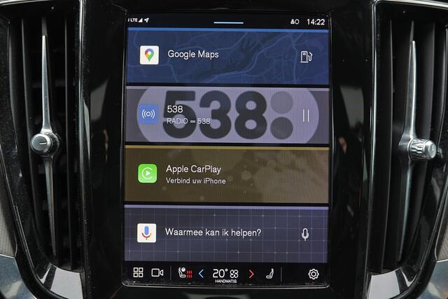 Volvo V60 B3 Plus Dark - IntelliSafe Assist & Surround - Parkeercamera achter - Verwarmde voorstoelen, stuur & achterbank - Parkeersensoren voor & achter - Elektr. bedienb. voorstoelen met geheugen - Draadloze tel. lader - High Performance audio - 18' LMV