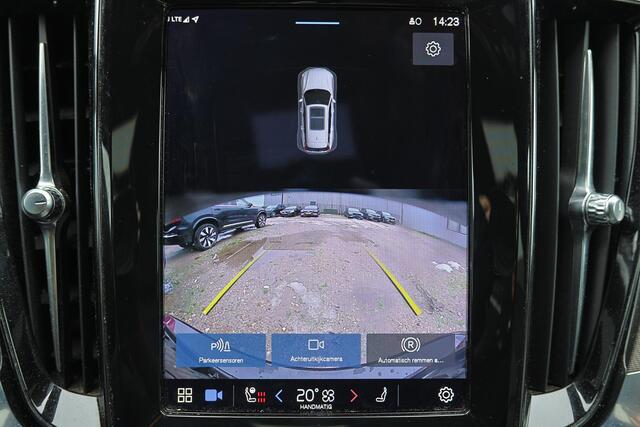 Volvo V60 B3 Plus Dark - IntelliSafe Assist & Surround - Parkeercamera achter - Verwarmde voorstoelen, stuur & achterbank - Parkeersensoren voor & achter - Elektr. bedienb. voorstoelen met geheugen - Draadloze tel. lader - High Performance audio - 18' LMV