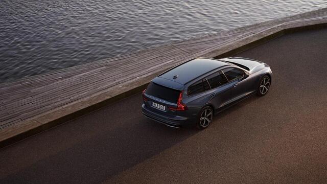 Volvo V60 2.0 T8 Plug-in hybrid AWD Plus Perform. Ed. Dark