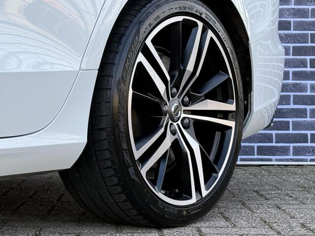 Volvo V60 2.0 T6 Recharge AWD R-Design | trekhaak | Adaptieve cruise controle | Long Range | Panorama Schuifdak | Harman/Kardon | Sportstoelen | Memory | Stuur + Stoel verwarming | Keyless |