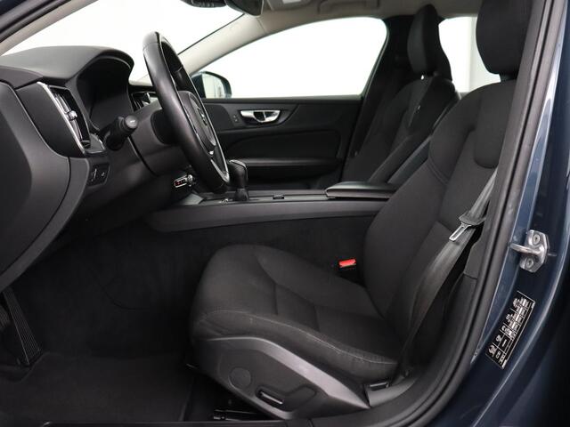 Volvo V60 2.0 D3 Momentum | Carplay | Navigatie | Full LED | Cruise control | Parkeerhulp | Climate control | Bluetooth | Digital Cockpit
