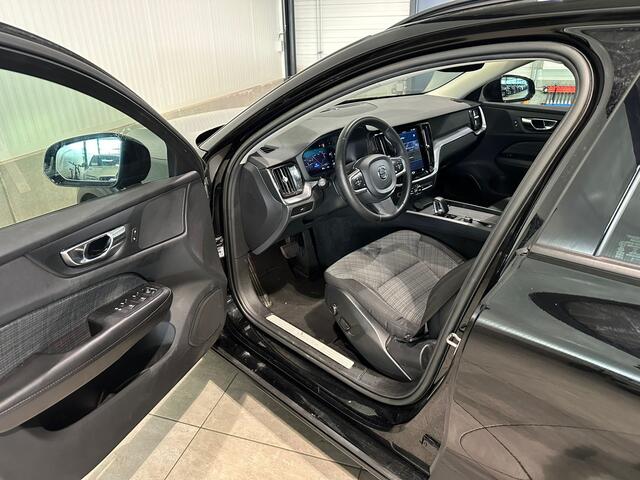 Volvo V60 B3 Aut. Essential ACC Parkeercamera DAB+ 163pk