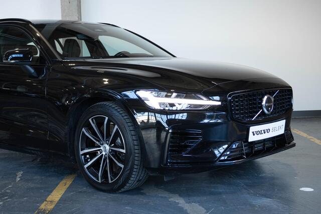 Volvo V60 T6 Plug-in hybrid AWD Plus Dark | Stoelverwarming | 360° parkeercamera | Stoelverwarming | Semi-Electrische wegklapbare trekhaak | Parkeersensoren voor + achter | Google infotainment | Nappa Lederenbekleding