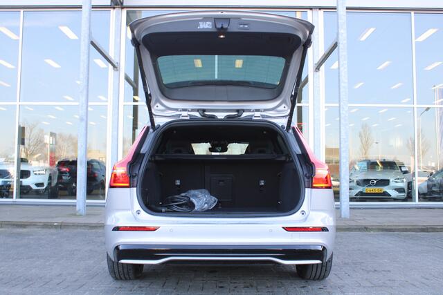 Volvo V60 T6 Automaat Plug-in hybrid AWD Plus Dark | Trekhaak | H&K Audio | 360 Camera | Verw. Stoelen & Achterbank | Keyless |