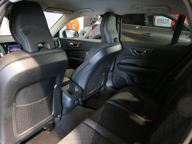 Volvo V60 2.0 B3 Core - Occasion Lease vanaf ¤664 p/m - Verwarmde voorruit / (achter)stoelen & stuur - Camera - getinte ramen achter