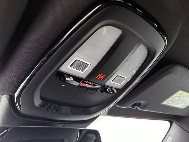 Volvo V60 T6 Recharge AWD Plus Dark - IntelliSafe Assist & Surround - 360º Camera - Harman/Kardon audio - Verwarmde voorstoelen, stuur & achterbank - Parkeersensoren voor & achter - Elektr. bedienb. voorstoelen met geheugen - Elektr. inklapbare trekhaak - 18' LMV