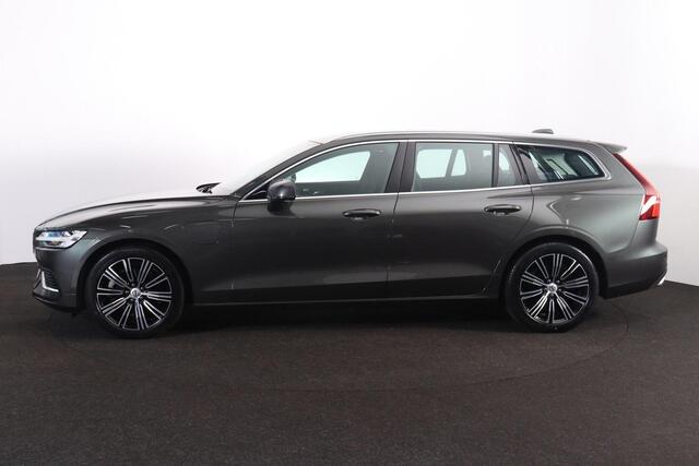 Volvo V60 T6 Recharge AWD Inscription - IntelliSafe Assist - Parkeercamera achter - Parkeersensoren voor & achter - Elektr. bedienb. bestuurdersstoel met geheugen - High Performance audio - 18' LMV