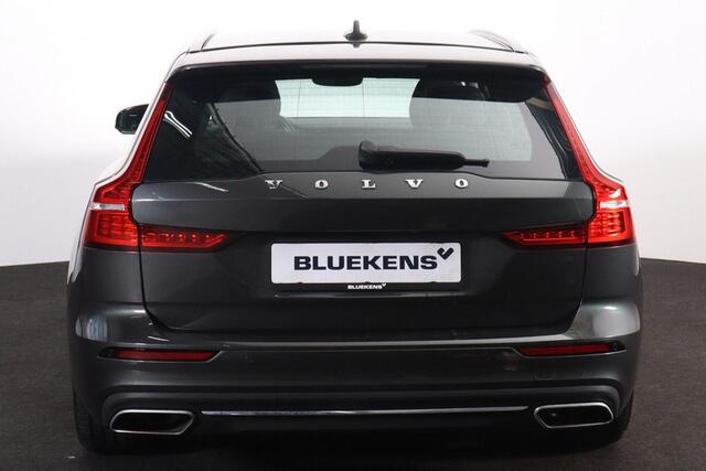 Volvo V60 T6 Recharge AWD Inscription - IntelliSafe Assist - Parkeercamera achter - Parkeersensoren voor & achter - Elektr. bedienb. bestuurdersstoel met geheugen - High Performance audio - 18' LMV