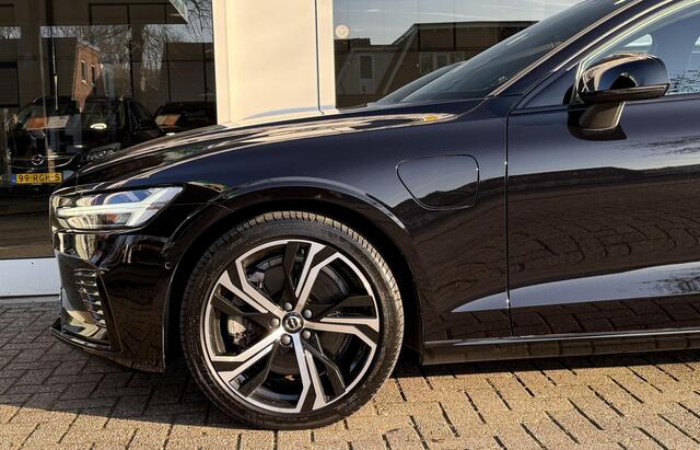 Volvo V60 2.0 T8 Recharge AWD Ultimate Dark |Panorama|HUD|360° Cam.|
