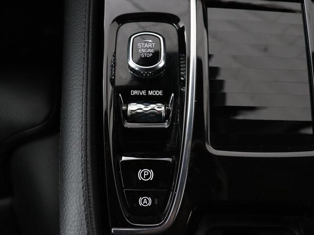 Volvo V60 2.0 T6 AWD Recharge Business Pro | Leder | Trekhaak | Stoel & stuurverwarming | Adaptive cruise | Camera | Carplay | Navigatie | Full LED | Parkeerhulp | PHEV | Plug In