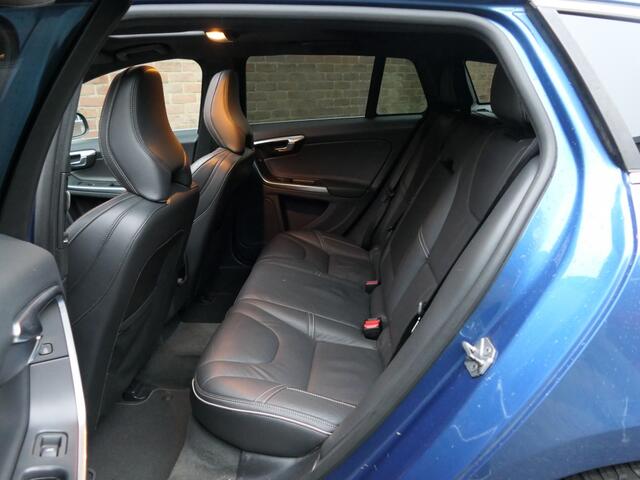 Volvo V60 2.0 T4 AUT Bus. Sport 12 MND garantie Schuifdak / Adaptive Cruis