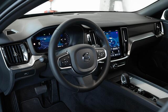 Volvo V60 B4 Essential Edition | Stoelverwarming | Stuurwielverwarming | Parkeersensoren voor + achter | Parkeercamera | BLIS | Lederen Bekleding | Pilot Assist | Google Infotainment