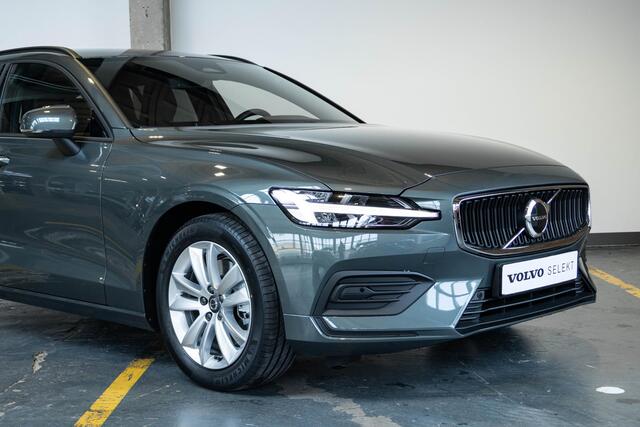 Volvo V60 B4 Essential Edition | Stoelverwarming | Stuurwielverwarming | Parkeersensoren voor + achter | Parkeercamera | BLIS | Lederen Bekleding | Pilot Assist | Google Infotainment