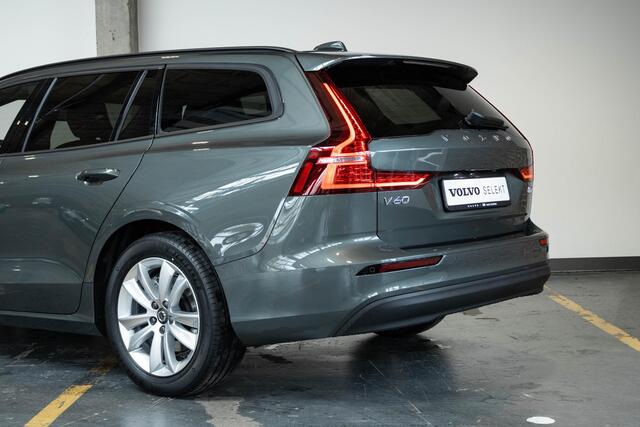 Volvo V60 B4 Essential Edition | Stoelverwarming | Stuurwielverwarming | Parkeersensoren voor + achter | Parkeercamera | BLIS | Lederen Bekleding | Pilot Assist | Google Infotainment