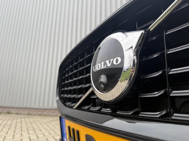 Volvo V60 2.0 T6 Plug-in hybrid AWD Plus Dark l Verwarmbare Voorruit l Trekhaak l 360 camera l