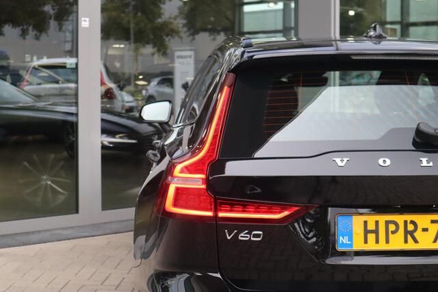 Volvo V60 2.0 T6 Plug-in hybrid AWD Plus Dark | 360* Camera| Harman Kardon audiosysteem| Stoelverwarming voor + achter| Stuurwielverwarming| Verwarmbare voorruit| Semi- elektrisch inklapbare trekhaak|