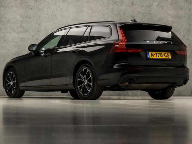 Volvo V60 2.0 B3 Sport 177Pk Automaat (APPLE CARPLAY, LEDER, CAMERA, GETINT GLAS, STUUR/STOELVERWARMING, ELEK SPORTSTOELEN, ADAPTIVE CRUISE, PARKEERSENSOREN, NIEUWSTAAT)