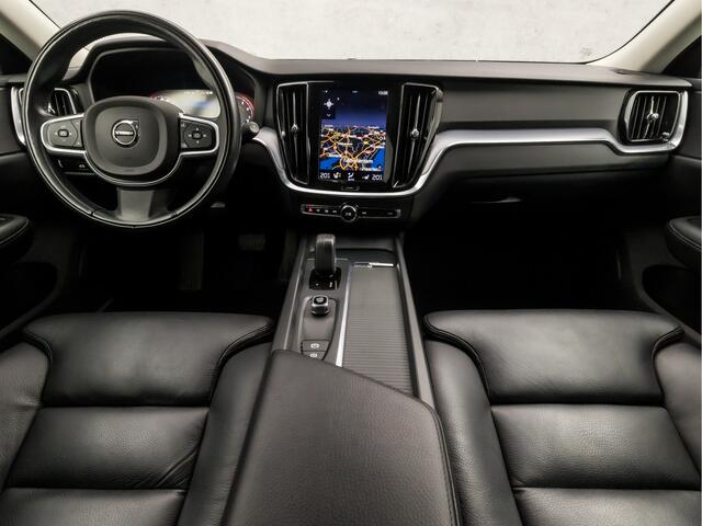 Volvo V60 2.0 B3 Sport 177Pk Automaat (APPLE CARPLAY, LEDER, CAMERA, GETINT GLAS, STUUR/STOELVERWARMING, ELEK SPORTSTOELEN, ADAPTIVE CRUISE, PARKEERSENSOREN, NIEUWSTAAT)