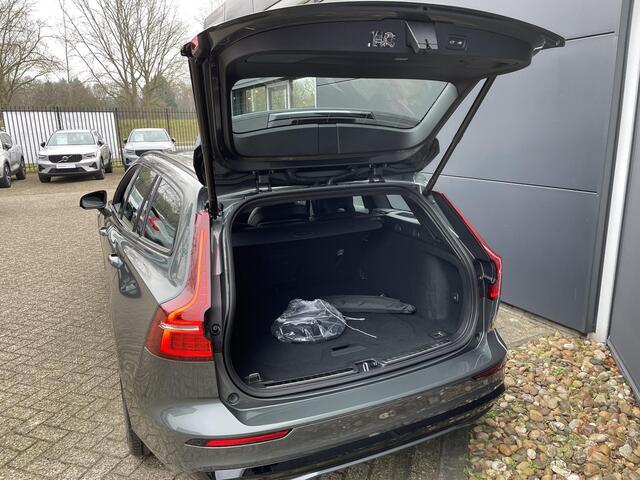 Volvo V60 2.0 T8 Plug-in hybrid AWD Plus Dark | Nappa Leder | 19" Velgen | Parkeercamera | Elektrische achterklep
