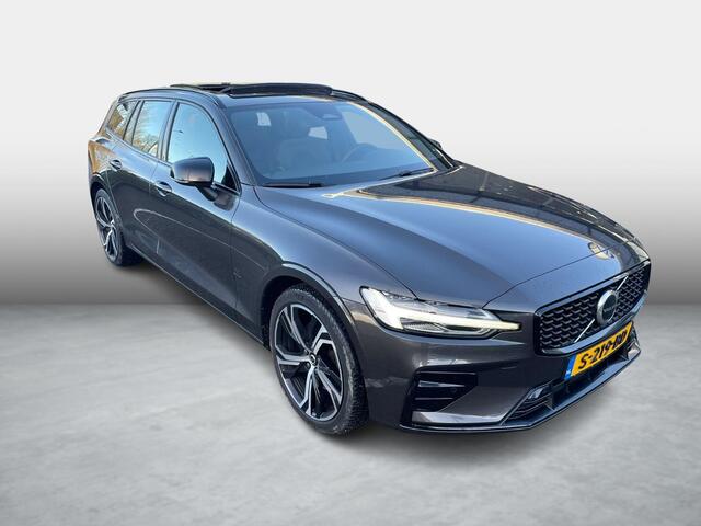 Volvo V60 2.0 B3 Plus Dark | Panoramadak | Lichtmetalen velgen 19 inch | Sportstoelen | Stoelverwarming | Apple Carplay | Android Auto | Trekhaak Wegklapbaar | Achteruitrijcamera