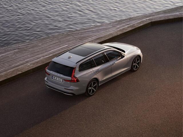 Volvo V60 T8 Plug-in hybrid AWD Ultra Perf. Ed. Dark | Panoramadak | 360° camera | Harman Kardon | Stoel- en Stuurverwarming