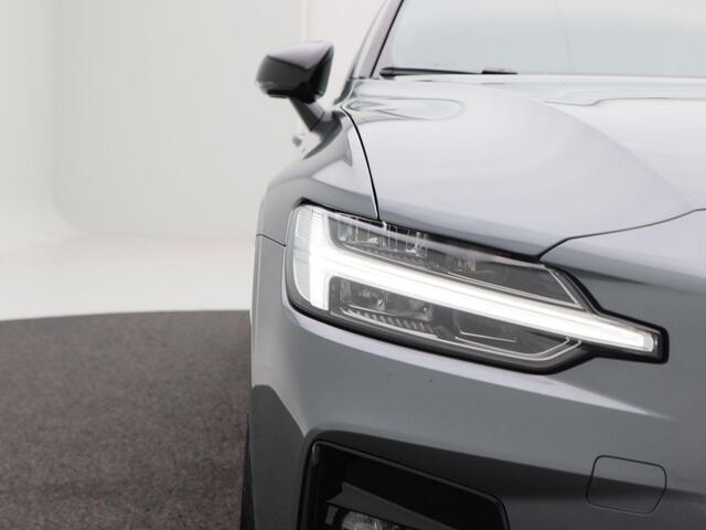 Volvo V60 2.0 B3 R-Design 163 Pk Automaat | Panoramadak | Trekhaak Elektrisch | Adaptive Cruise | Camera | Stuur- & Stoelverwarming | 18 Inch | 125.382 Km