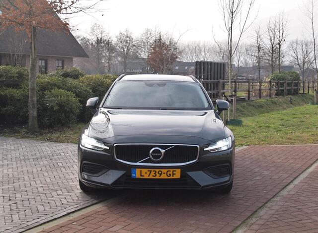 Volvo V60 2.0 B3 Momentum Advantage | Camera | Trekhaak | Apple Carplay | Cruise Control |