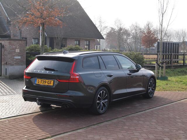 Volvo V60 2.0 B3 Momentum Advantage | Camera | Trekhaak | Apple Carplay | Cruise Control |