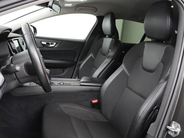 Volvo V60 2.0 D3 Momentum Pro | Trekhaak | Half leder | Carplay | Navigatie | Full LED | Cruise control | Parkeerhulp | Bluetooth