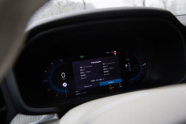 Volvo V60 2.0 T6 Plug-in hybrid AWD Plus Bright , Panoramadak, Adap. cruise, Stoel/stuurverwarming,