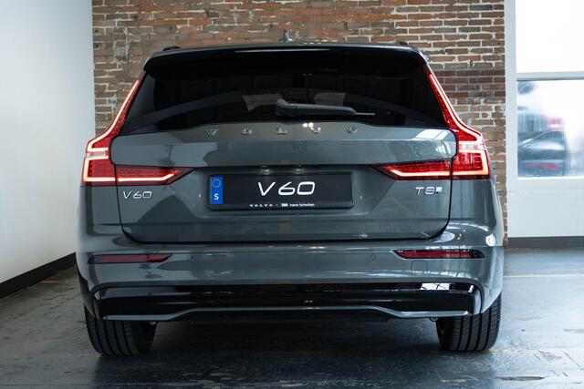 Volvo V60 T8 Plug-in hybrid AWD Plus Dark | Harman Kardon Premium Audio | 360° Parkeercamera | Parkeersensoren voor en achter | Google Infotainment | Nappa Lederenbekleding | Panoramadak | Parkeerverwarming | Head-Up Display | 19" 5-Spaaks Black / Diamond Cut velge