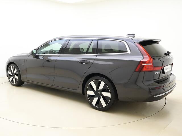 Volvo V60 T6 350pk AWD Essential Bright / Blond leder / ACC / PDC V+A / Camera / Stoel/- en stuurverwarming / 19'' Velgen / Getint glas /