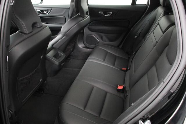 Volvo V60 2.0 T5 250pk Automaat Inscription Navigatie Apple Carpla/Android Auto Climate control Leder Parkeer sensoren Virtual Cockpit |Lichtmetalen velgen 18"