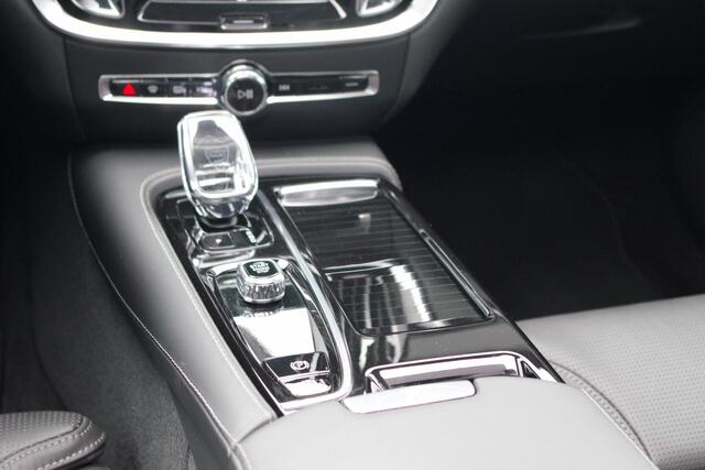 Volvo V60 2.0 T8 456 PK Plug-in Hybrid AWD Ultimate Dark Long Range, Panoramadak, Trekhaak, H/K Sound, 360 Camera,