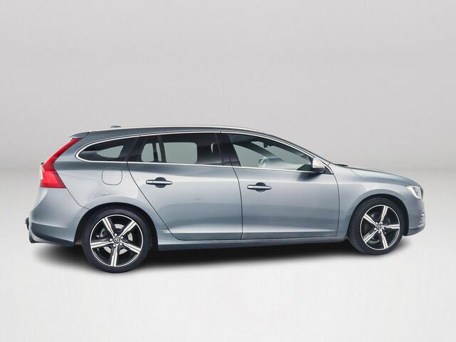 Volvo V60 T3 R-design | Stoelverwarming | Cruise control | Navigatie | Trekhaak