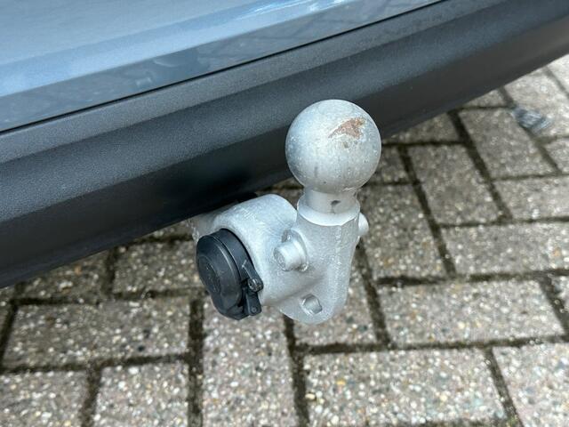 Volvo V60 2.0 B3 ESSENTIAL Automaat Navi Leer Cruise Trekhaak