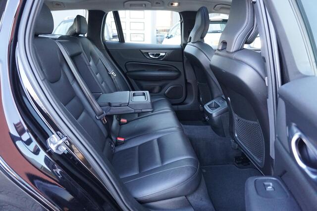 Volvo V60 2.0 T4 Momentum Pro + LEDER / PANO / TREKHAAK ELEKTRISCH