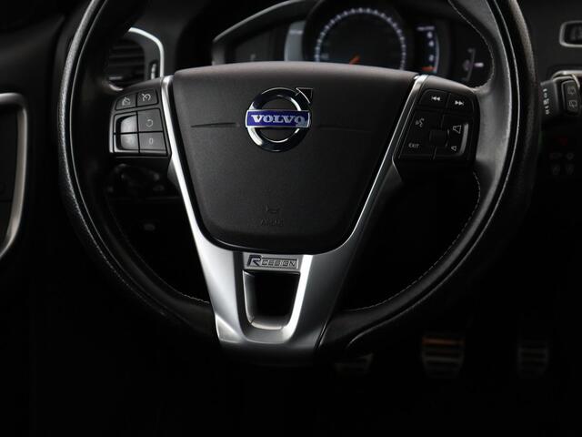 Volvo V60 2.0 T4 Sport | Stoelverwarming | Bi-Xenon | Leder/Alcantara | Trekhaak | Navigatie | Bluetooth | Cruise control | Parkeerhulp | Climate control | Origineel NL