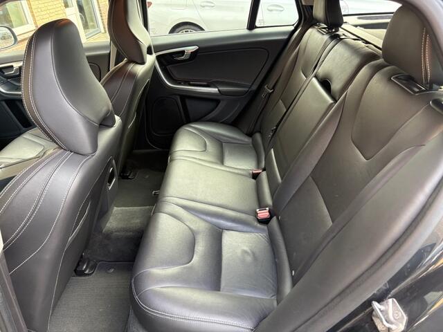 Volvo V60 2.0 T4 R-DESIGN LEER/NAVI/CRUISE/TREKHAAK/NL-AUTO