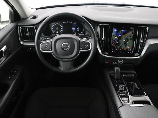 Volvo V60 2.0 T6 Recharge AWD Business Pro | Trekhaak | 360 Camera | Adaptive Cruise | Navigatie | Carplay | LED
