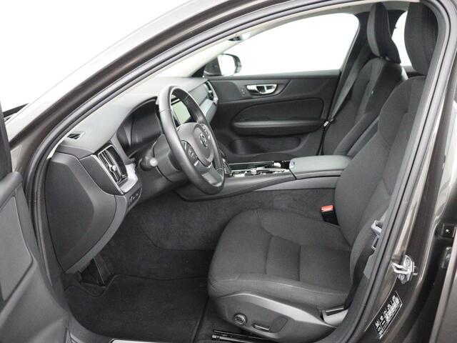 Volvo V60 2.0 T6 Recharge AWD Business Pro | Trekhaak | 360 Camera | Adaptive Cruise | Navigatie | Carplay | LED