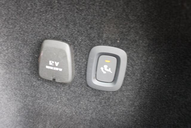 Volvo V60 T6 Recharge AWD R-Design | Harmon Kardon Audio | Achteruitrij cam. | Trekhaak | Stoel/stuur verw. |