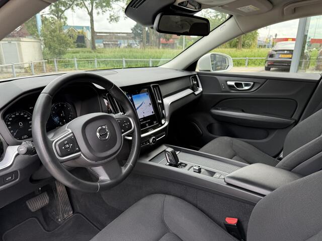 Volvo V60 2.0 B3 Aut. 163pk MHEV Momentum | Trekhaak | Navi | LED | Camera | LMV |
