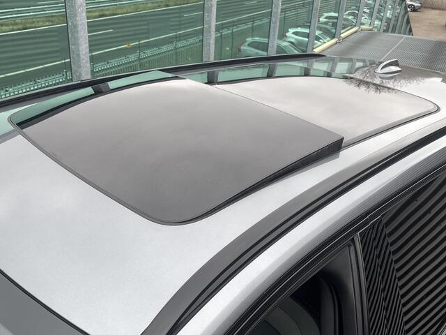 Volvo V60 2.0 T8 Recharge AWD R-Design PHEV, Automaat, Panoramadak, Head-up display, Driver assist, BLIS, Gelaagde- en getinte ramen, Stoelverwarming, Stuurverwarming, Trekhaak semi elektrisch, Harman Kardon audio