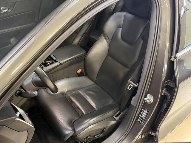 Volvo V60 2.0 T6 Recharge AWD Inscription | Panoramadak | Stoel/Stuurverwarming | Apple carplay | Elek. trekhaak | Sportstoelen | Leder