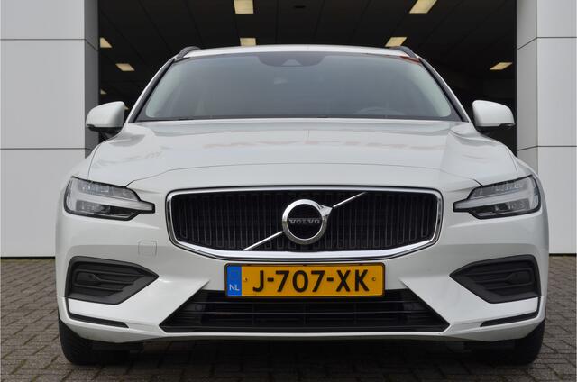 Volvo V60 2.0 B3 Momentum Vol Leer | Camera | Stoel en stuurverw. | Trekhaak 1800kg Carplay | Dealer onderhouden |