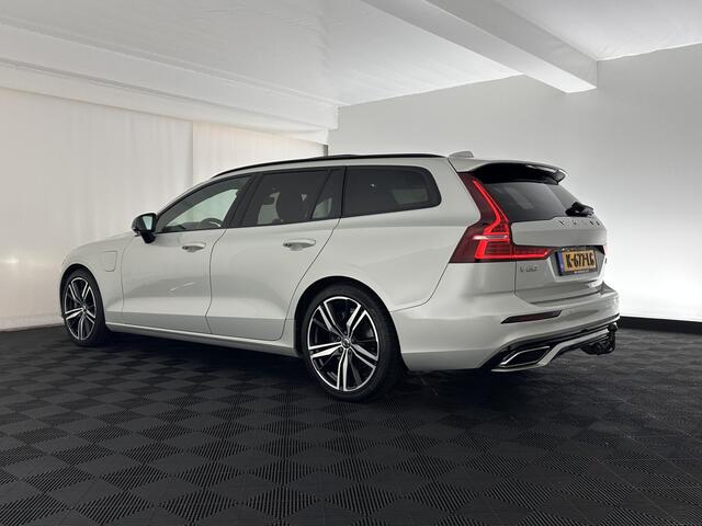 Volvo V60 2.0 T6 Recharge AWD R-Design (Plug-in) (INCL.BTW) Aut. *PANO | HEAD-UP | LEATHER-FABRIC | FULL-LED | MEMORY-PACK | HARMAN/KARDON | DIGI-COCKPIT | HEATED-SPORTSEATS | KEYLESS | DAB+ | NAVI-FULLMAP | PDC | CRUISE | TOWBAR | 19''ALU*
