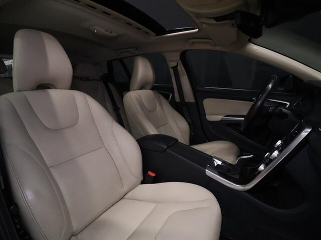 Volvo V60 2.0 T4 Polar+ [SCHUIFKANTELDAK, TREKHAAK, CRUISE CONTROL, BLUETOOTH TELEFOON, HARMAN/KARDON, ACHTERUITRIJCAMERA, PDC V+A, STUURVERWARMING, NIEUWSTAAT]